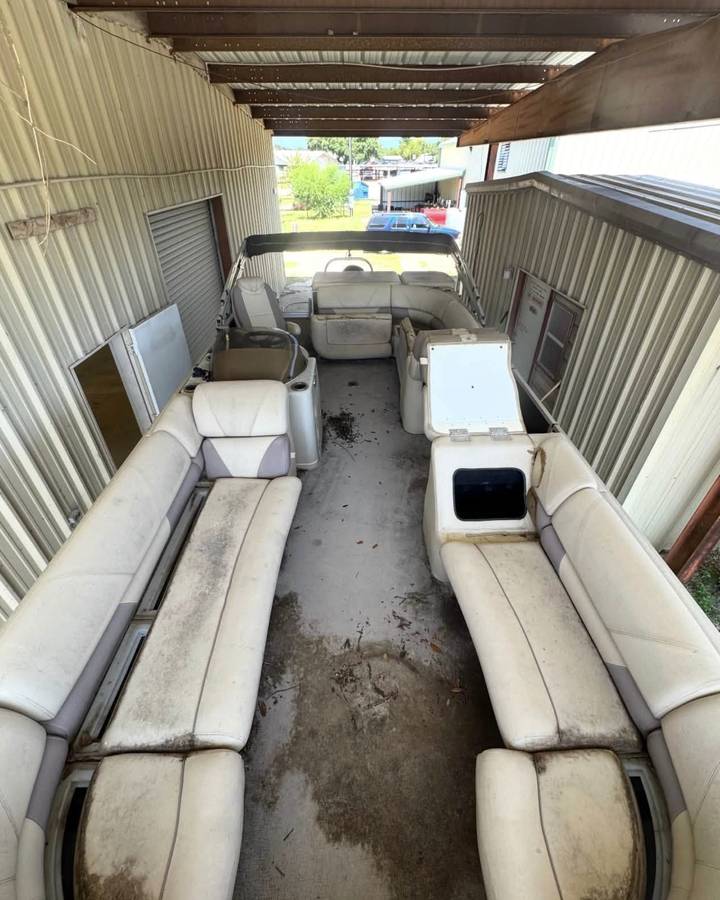 Pontoon boat seating and deck before detailing