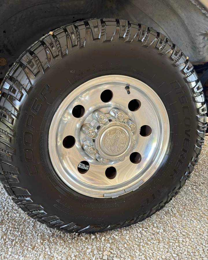 Polished Ford truck wheel after detailing